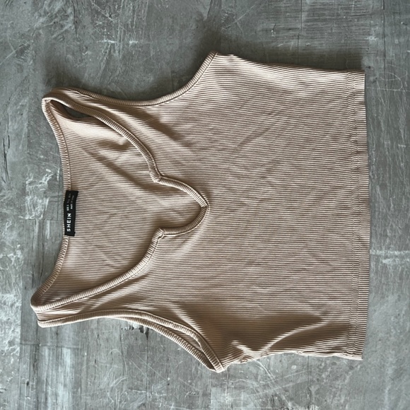 10 crop tops for 50$ - Free Delivery - Picture 7 of 12